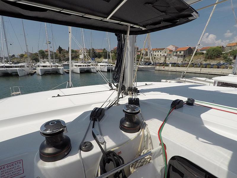 Book yachts online - catamaran - Lagoon 42 - Albion (AC + generator) - rent