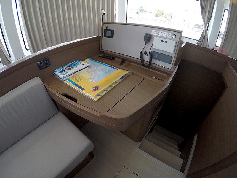 Book yachts online - catamaran - Lagoon 42 - Albion (AC + generator) - rent