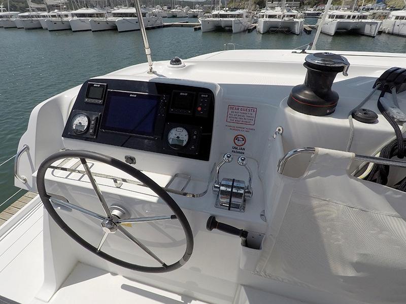 Book yachts online - catamaran - Lagoon 42 - Albion (AC + generator) - rent