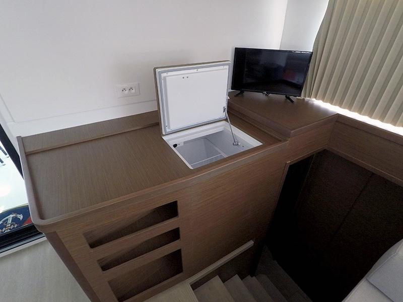 Book yachts online - catamaran - Lagoon 42 - Albion (AC + generator) - rent