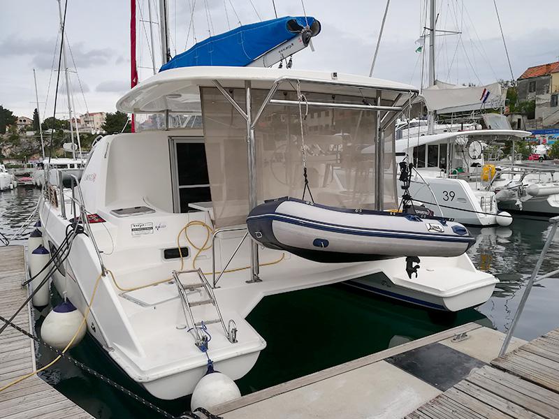 Book yachts online - catamaran - Leopard 38 - Adamus (Solar panel) - rent