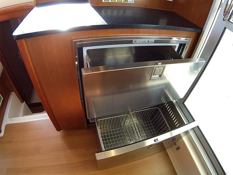 Book yachts online - catamaran - Leopard 38 - Adamus (Solar panel) - rent