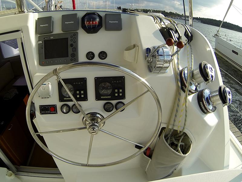 Book yachts online - catamaran - Leopard 38 - Adamus (Solar panel) - rent