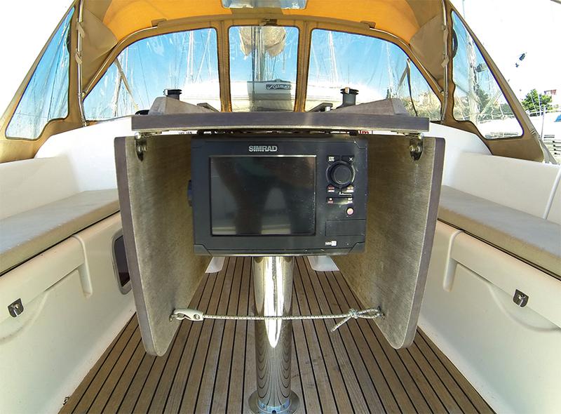 Book yachts online - sailboat - Dufour 375 GL - China girl (Bowthruster, full teak deck, sails 2018) - rent