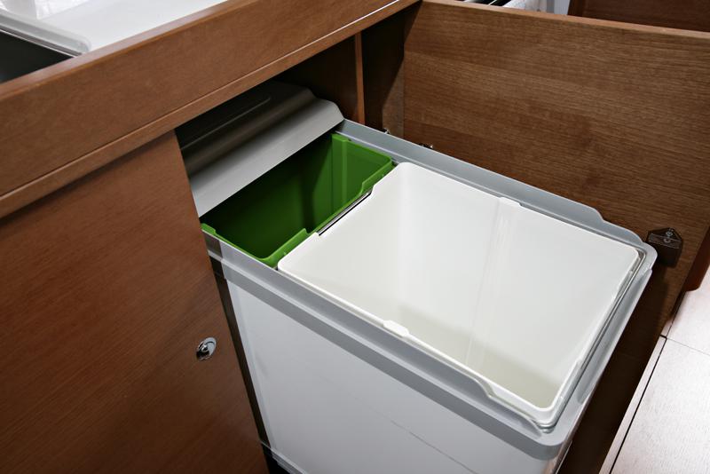 Book yachts online - sailboat - Dufour 375 GL - China girl (Bowthruster, full teak deck, sails 2018) - rent