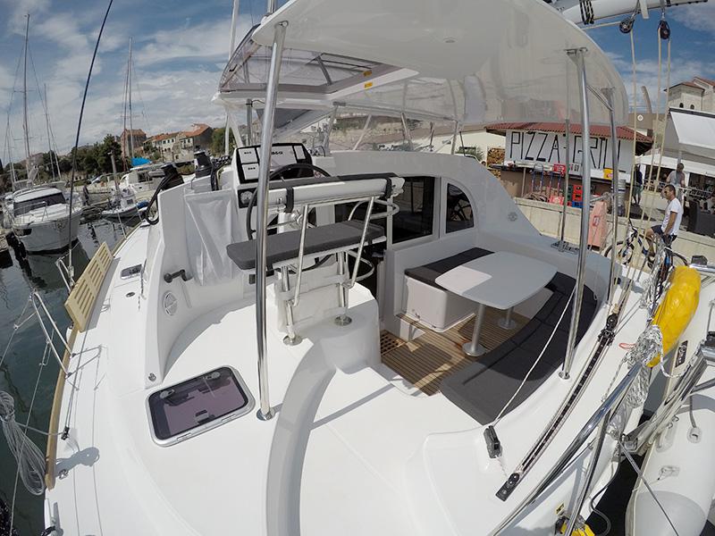 Book yachts online - catamaran - Lagoon 380 - Maya (AC + generator) - rent