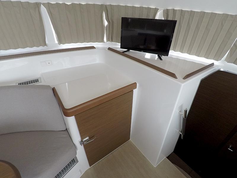 Book yachts online - catamaran - Lagoon 380 - Maya (AC + generator) - rent