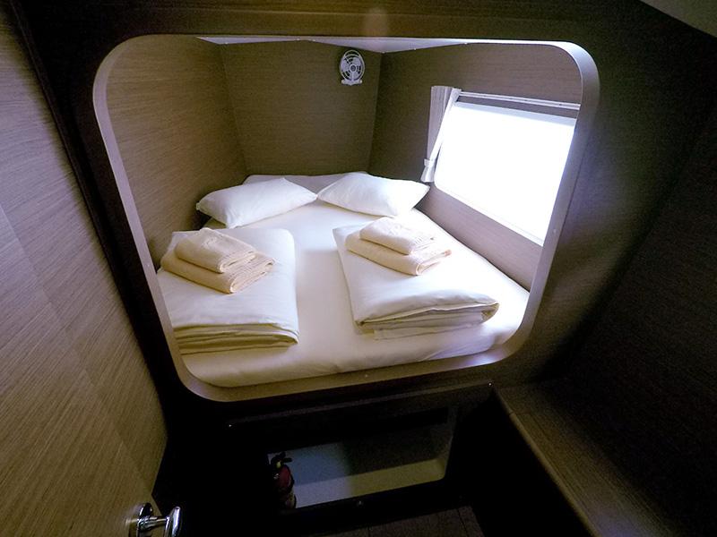 Book yachts online - catamaran - Lagoon 380 - Maya (AC + generator) - rent