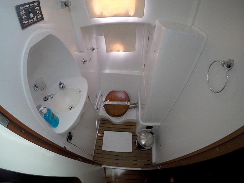 Book yachts online - motorboat - Beneteau S. Trawler 42 - Moja 3 - rent