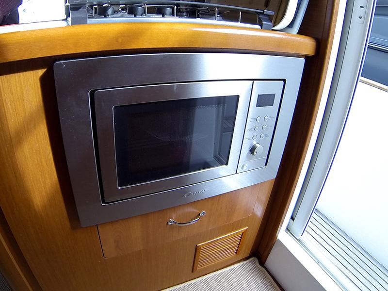 Book yachts online - motorboat - Beneteau S. Trawler 42 - Moja 3 - rent