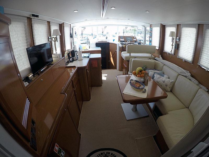 Book yachts online - motorboat - Beneteau S. Trawler 42 - Moja 3 - rent