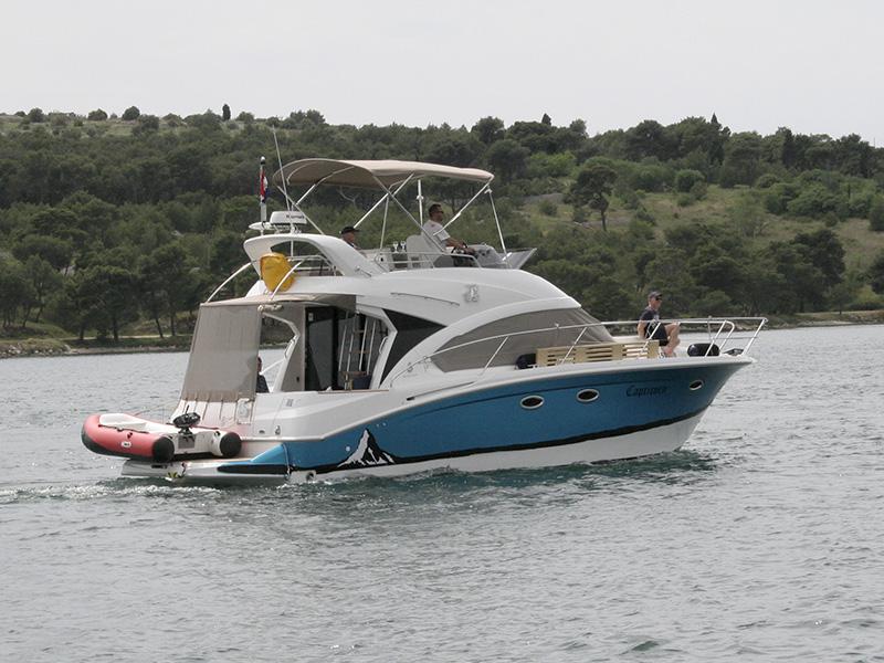 Book yachts online - motorboat - Beneteau Antares 36 - Capricorn (AC, Generator, Bowthruster, Sterntruster, Radar) - rent