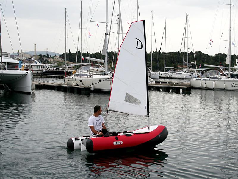 Book yachts online - motorboat - Beneteau Antares 36 - Capricorn (AC, Generator, Bowthruster, Sterntruster, Radar) - rent