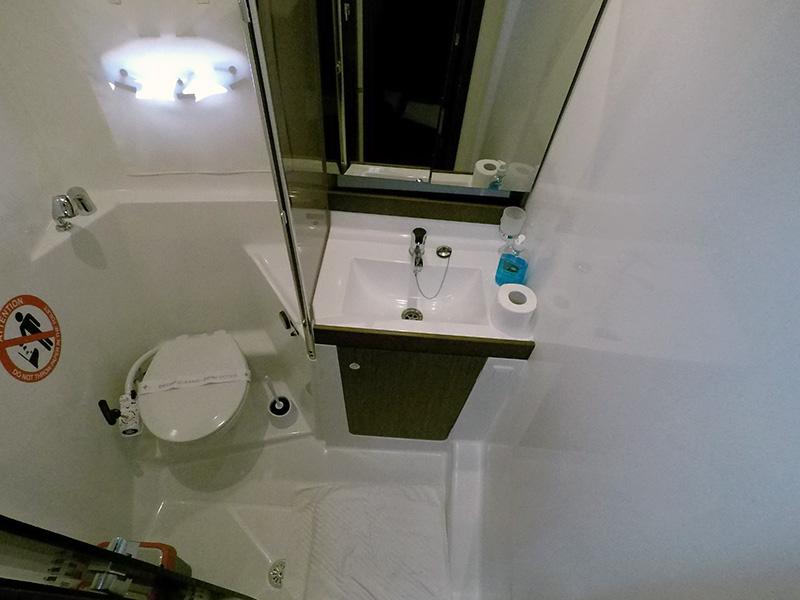 Book yachts online - motorboat - Beneteau Antares 36 - Capricorn (AC, Generator, Bowthruster, Sterntruster, Radar) - rent