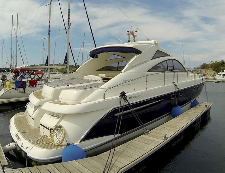 Book yachts online - motorboat - Fairline Targa 52 GT - The Blue One - rent