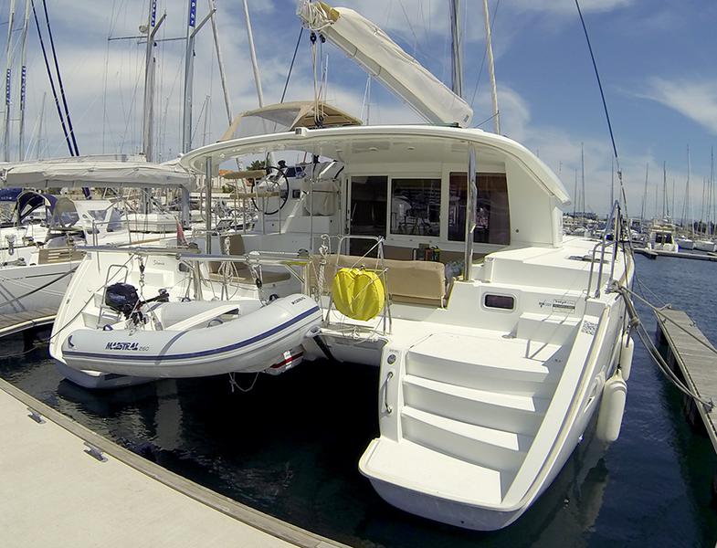 Book yachts online - catamaran - Lagoon 400 - Stray cat (Sails 2019, Solar panel) - rent