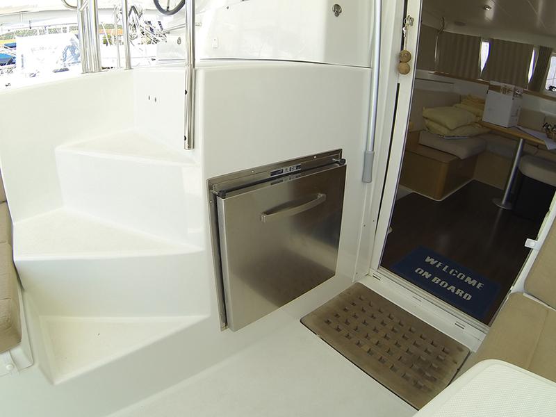 Book yachts online - catamaran - Lagoon 400 - Stray cat (Sails 2019, Solar panel) - rent