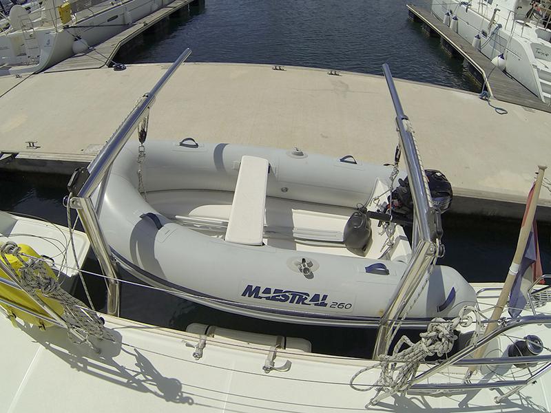 Book yachts online - catamaran - Lagoon 400 - Stray cat (Sails 2019, Solar panel) - rent