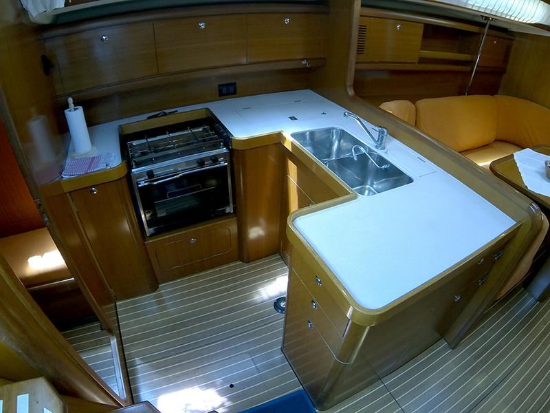 Book yachts online - sailboat - Grand Soleil 45 - Matterhorn (Sails 2019, Bowthruster) - rent