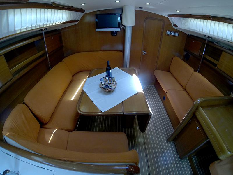 Book yachts online - sailboat - Grand Soleil 45 - Matterhorn (Sails 2019, Bowthruster) - rent