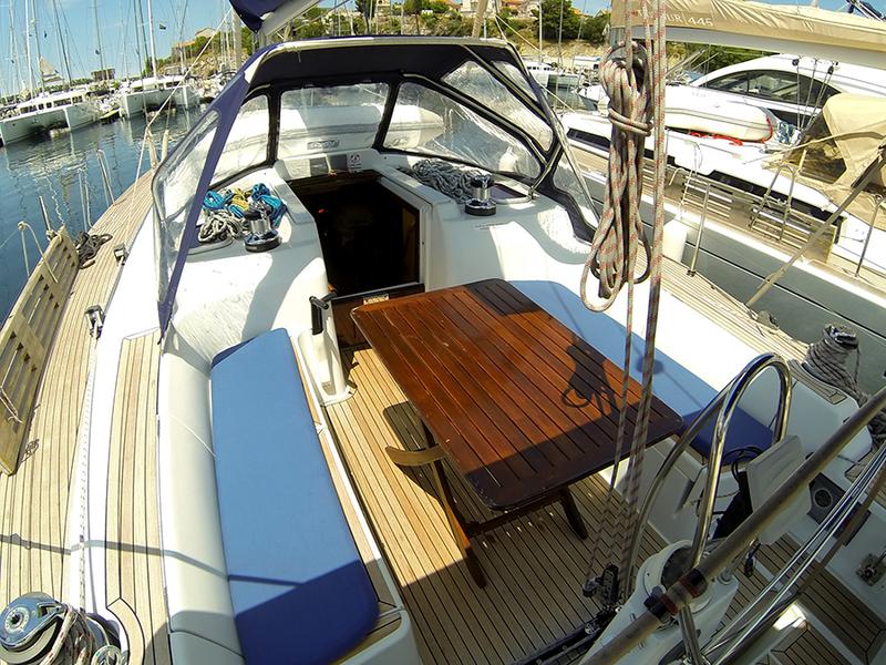 Book yachts online - sailboat - Grand Soleil 45 - Matterhorn (Sails 2019, Bowthruster) - rent