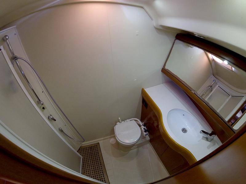 Book yachts online - sailboat - Grand Soleil 45 - Matterhorn (Sails 2019, Bowthruster) - rent