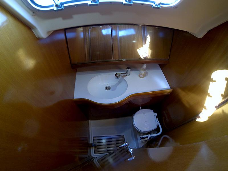 Book yachts online - sailboat - Grand Soleil 45 - Matterhorn (Sails 2019, Bowthruster) - rent