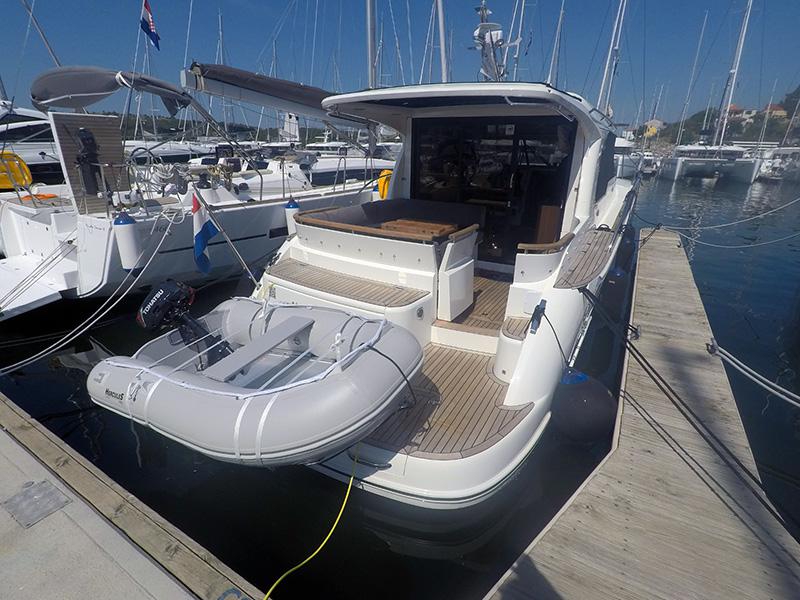 Book yachts online - motorboat - Marex 375 - North star (AC, Generator, Bowthruster, Sterntruster) - rent