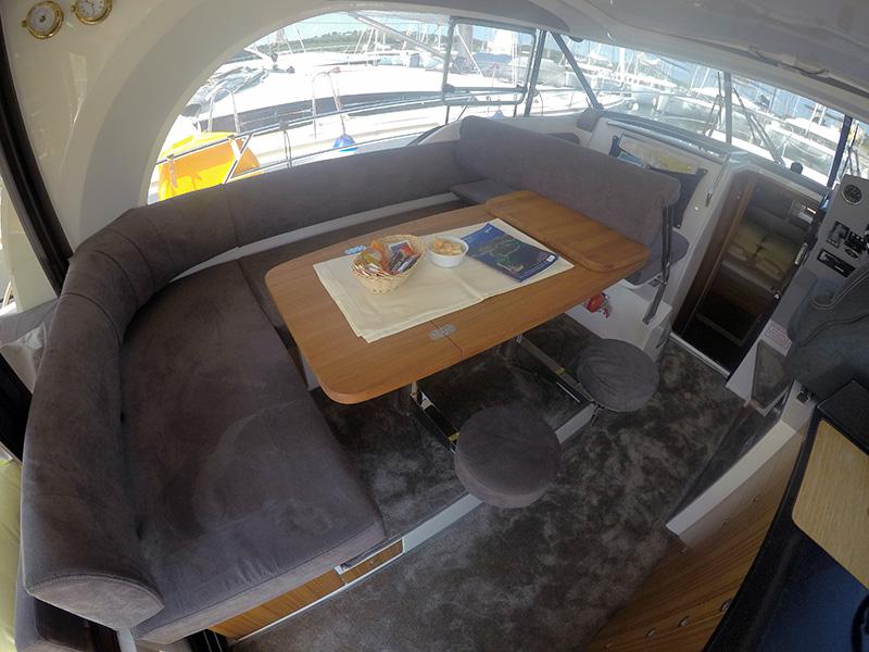 Book yachts online - motorboat - Marex 375 - North star (AC, Generator, Bowthruster, Sterntruster) - rent