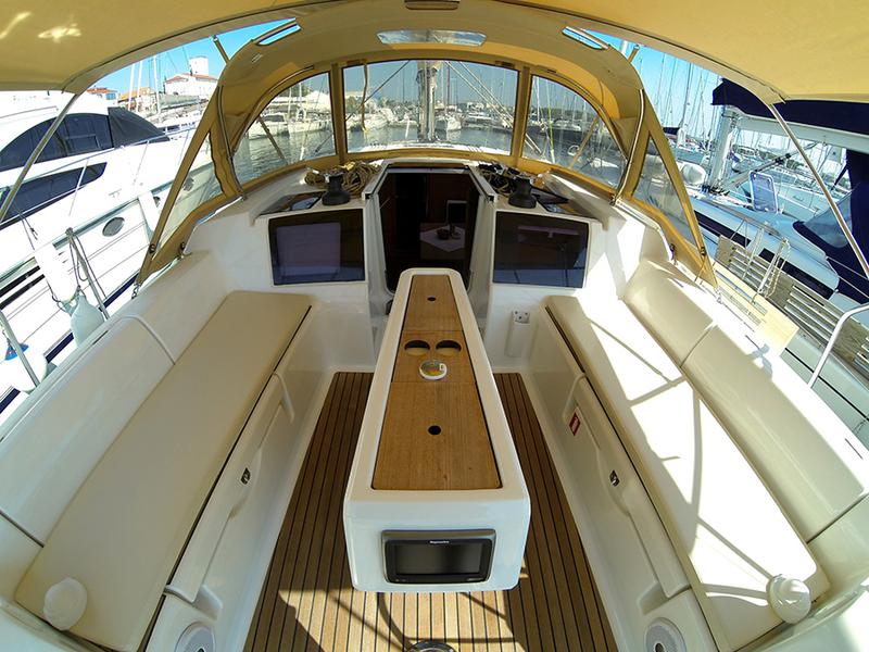 Book yachts online - sailboat - Dufour 382 GL - Major Tom - BT - rent
