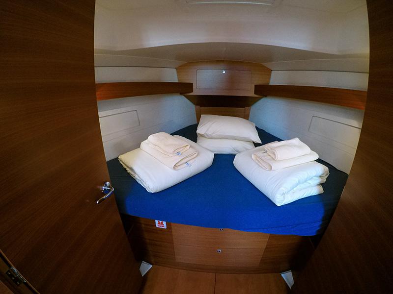 Book yachts online - sailboat - Dufour 382 GL - Major Tom - BT - rent