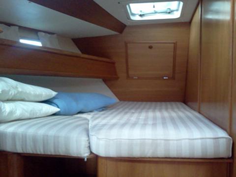 Book yachts online - sailboat - Sun Odyssey 45.2 - Godfriend - rent