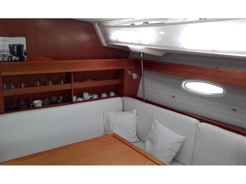 Book yachts online - sailboat - Bavaria 43 Cruiser_2009 - SY_2049 - rent