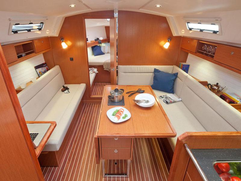 Book yachts online - sailboat - Bavaria Cruiser 36 - ANGELICA - rent