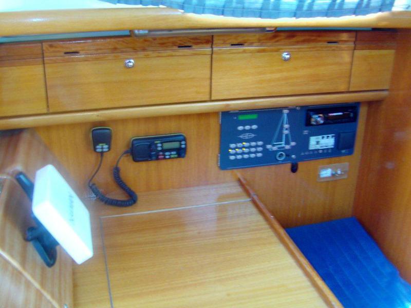 Book yachts online - sailboat - Bavaria 33 Cruiser - CATHERINE - rent