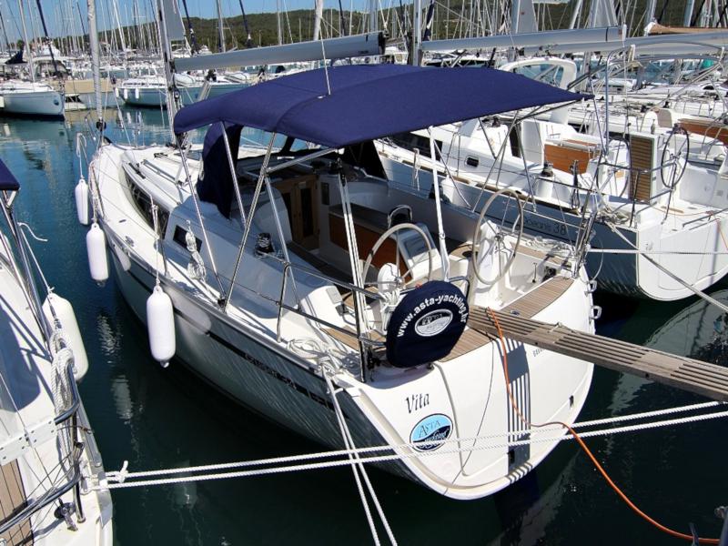Book yachts online - sailboat - BAVARIA C 34 - VITA - rent