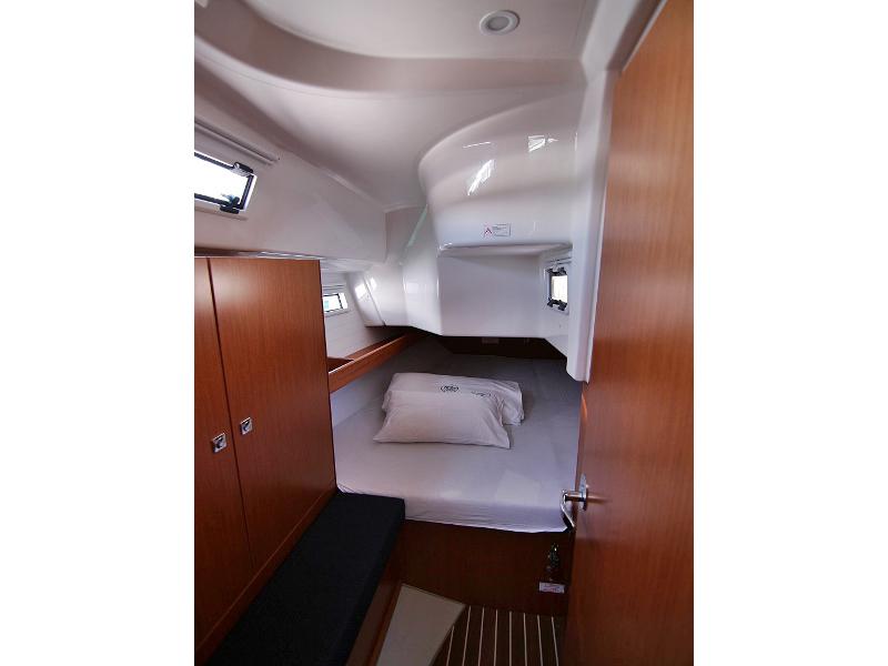 Book yachts online - sailboat - BAVARIA C 34 - VITA - rent