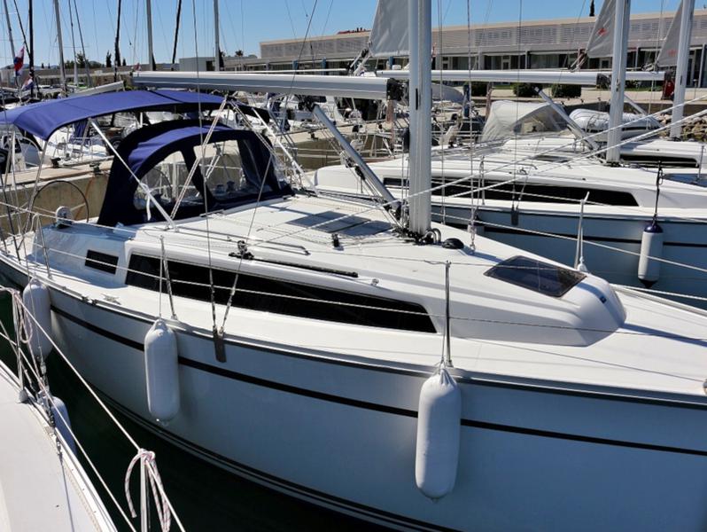 Book yachts online - sailboat - BAVARIA C 34 - VITA - rent