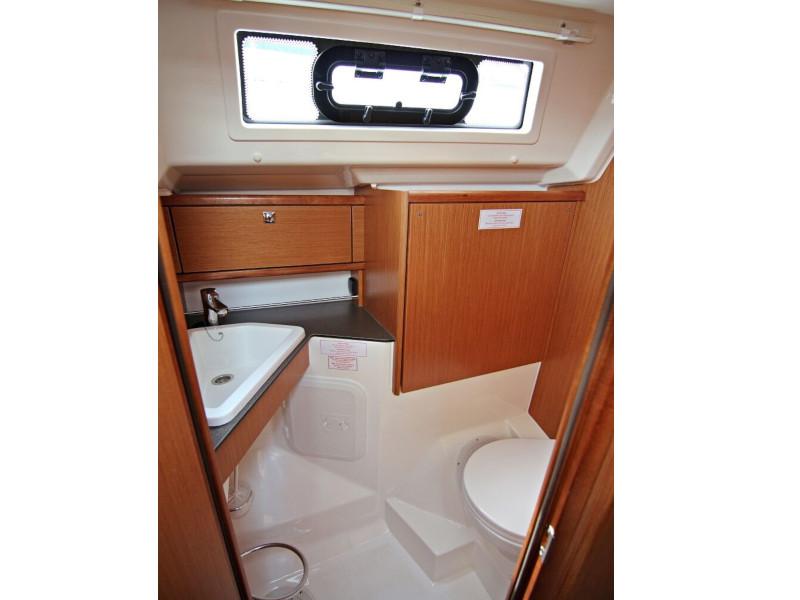 Book yachts online - sailboat - BAVARIA C 34 - LUCY - rent