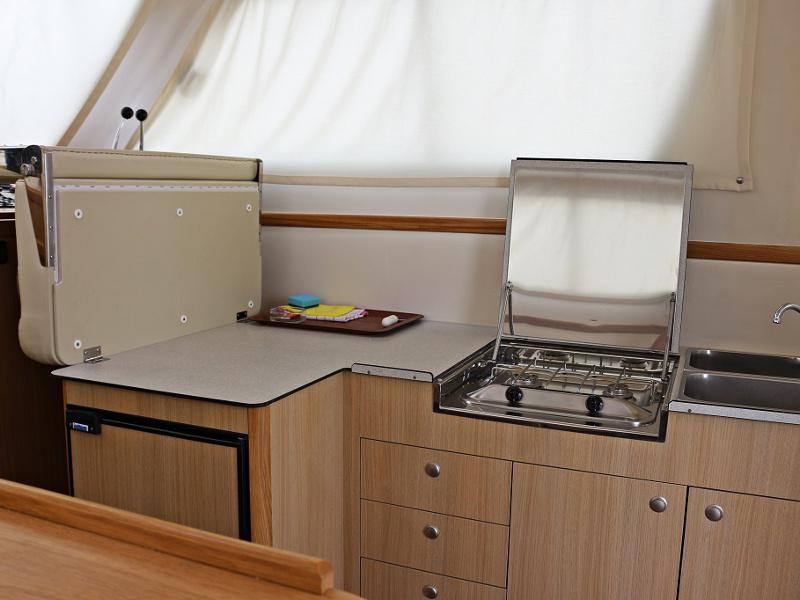 Book yachts online - motorboat - ADRIA 1002V BT (14) - JEDVA - rent