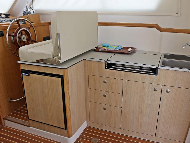 Book yachts online - motorboat - ADRIA 1002V BT (14) - JEDVA - rent