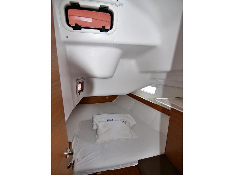 Book yachts online - sailboat - ELAN 40 Impression BT - LYRA - rent