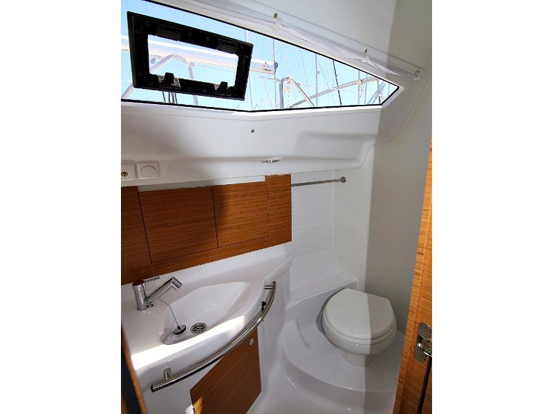 Book yachts online - sailboat - ELAN 40 Impression BT - LYRA - rent