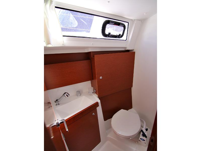 Book yachts online - sailboat - OCEANIS 38.1 BT - ARIELA  - rent