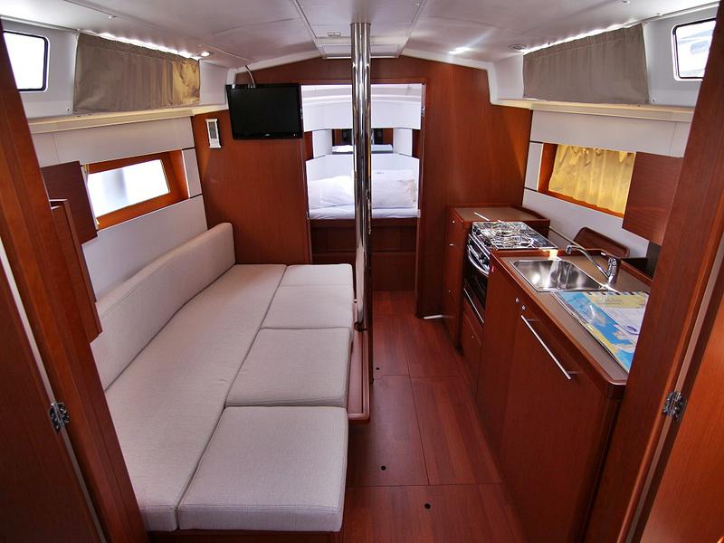 Book yachts online - sailboat - OCEANIS 38.1 BT - ARIELA  - rent