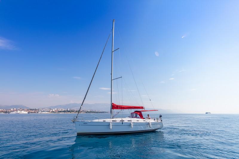 Book yachts online - sailboat - Beneteau Cyclades 43.3 - ARKINA - rent