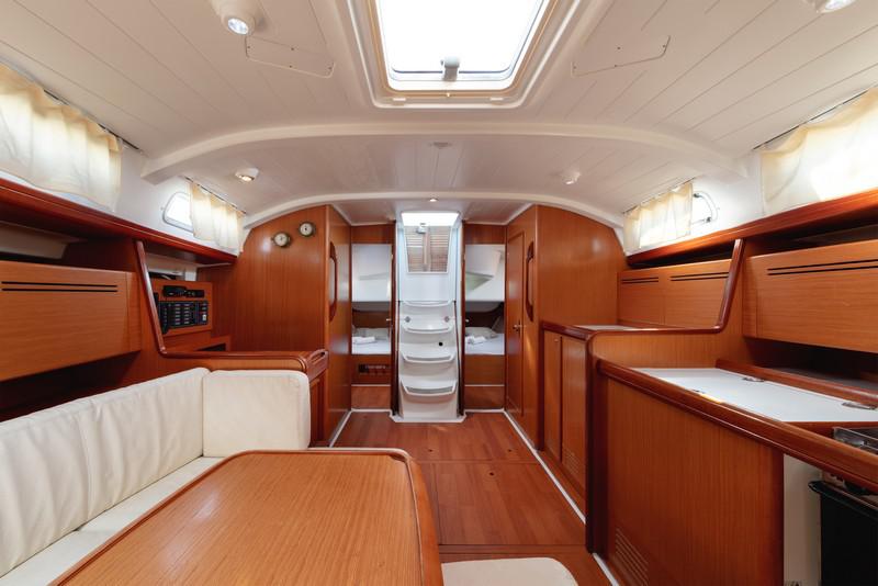 Book yachts online - sailboat - Beneteau Cyclades 43.3 - ARKINA - rent