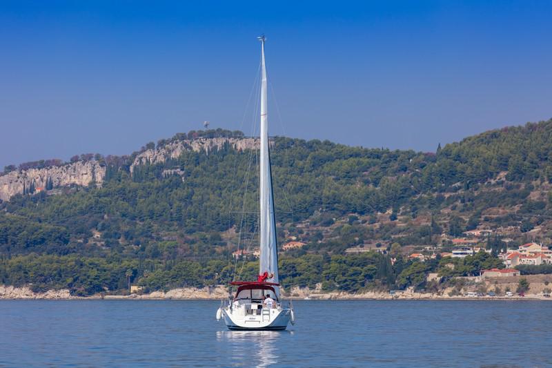 Book yachts online - sailboat - Beneteau Cyclades 43.3 - ARKINA - rent