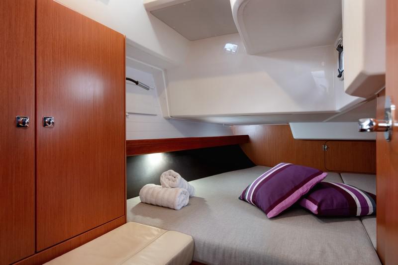 Book yachts online - sailboat - Bavaria Cruiser 41 - NINA - rent