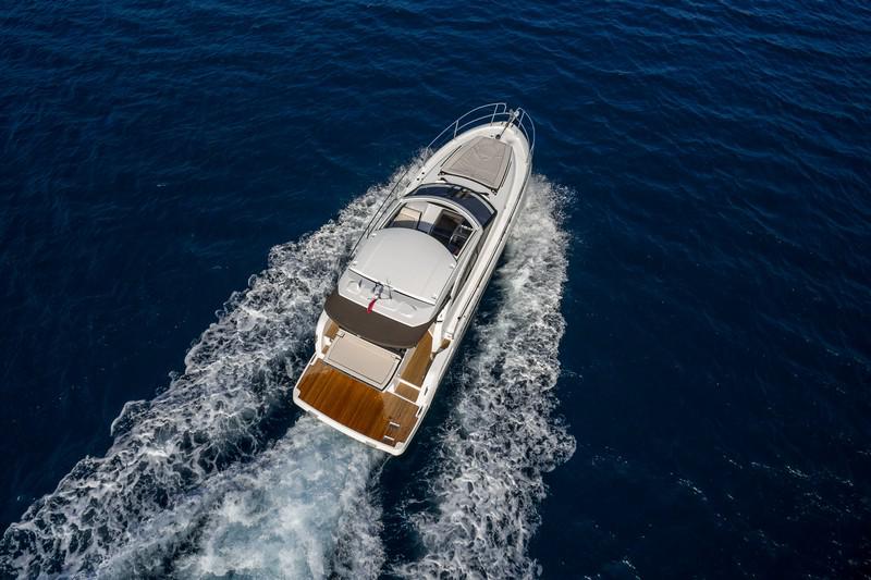 Book yachts online - motorboat - Jeanneau Leader 36 - MIHAEL - rent